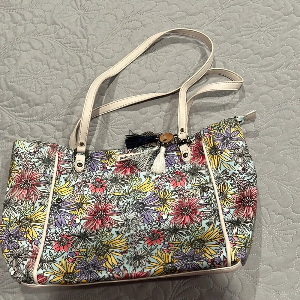 Purses - Picture 4 of 4